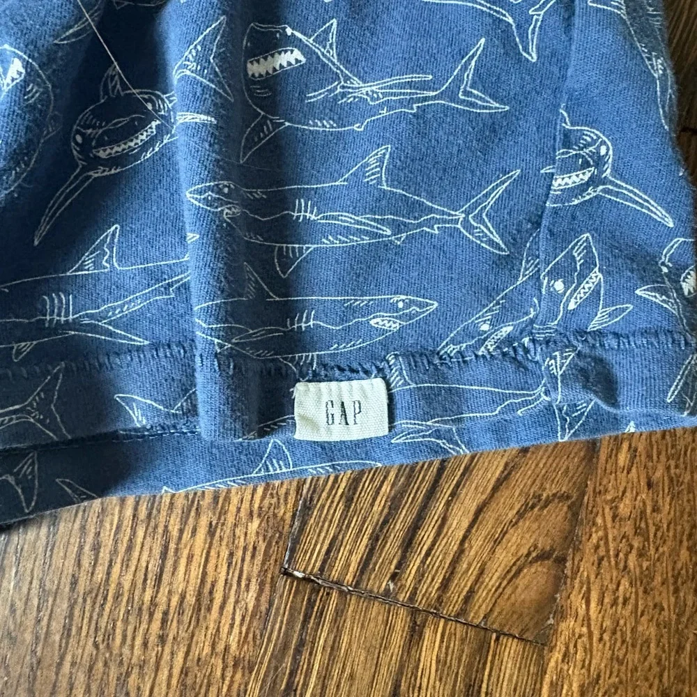 Gap kids boys blue shark shirt